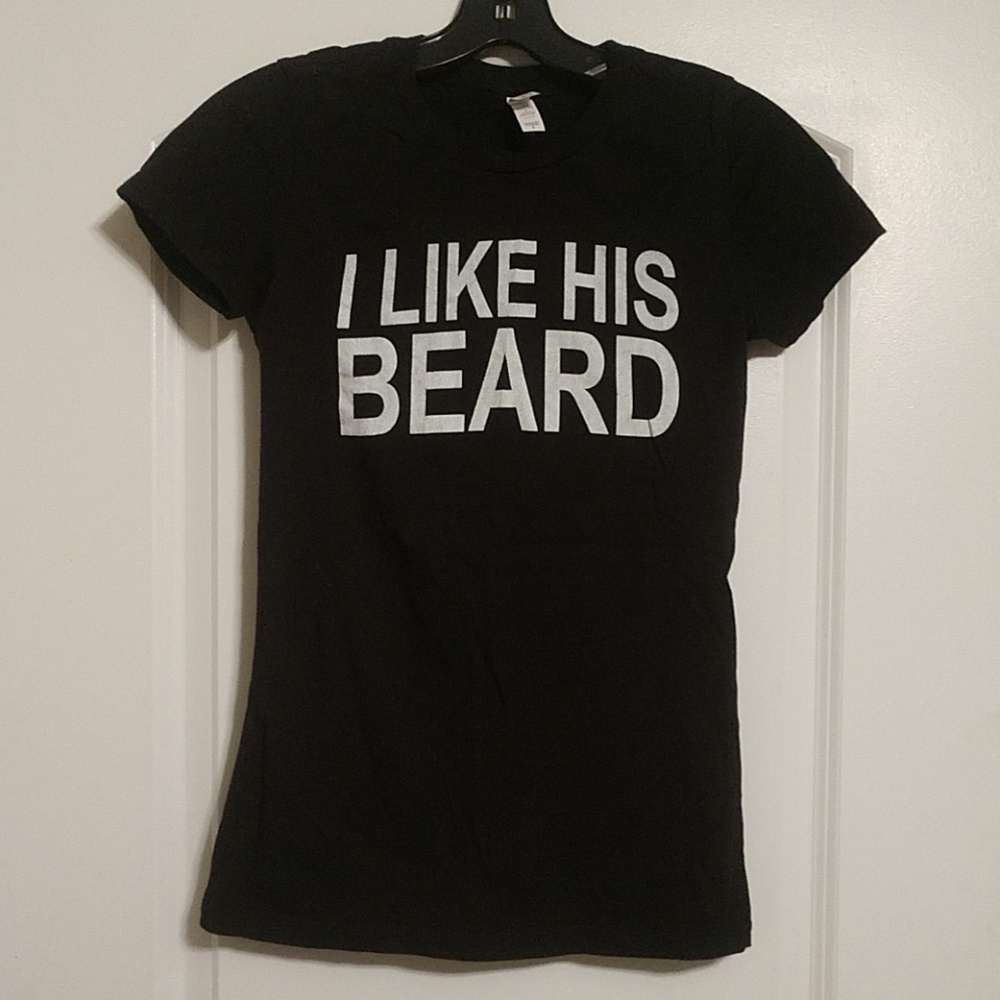 Small black tshirt